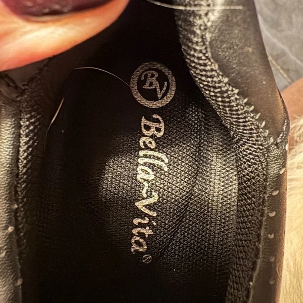 Bella Vita Women's Black and White Sneakers